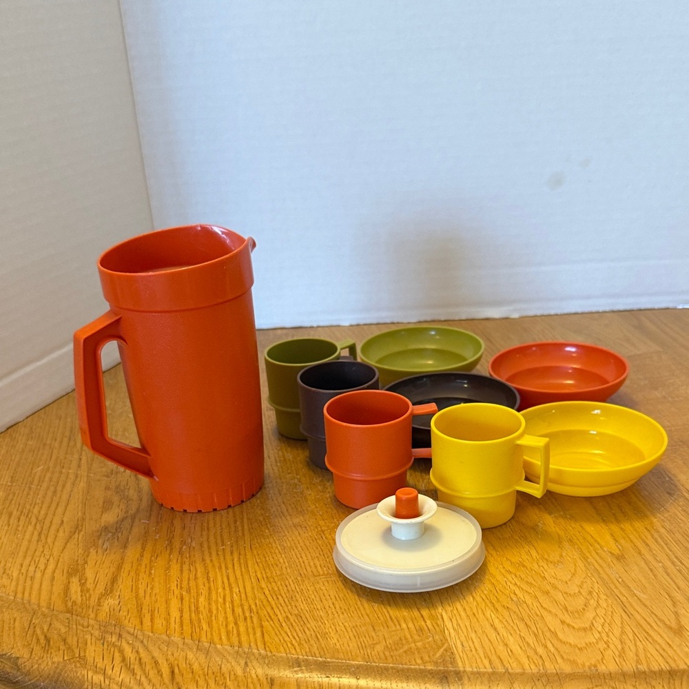 Tupperware Multicolor Kitchen Set with Orange Pitcher